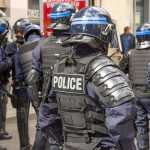 Atac sângeros la bordul unui tren din Marea Britanie: 11 persoane rănite, doi suspecți arestați