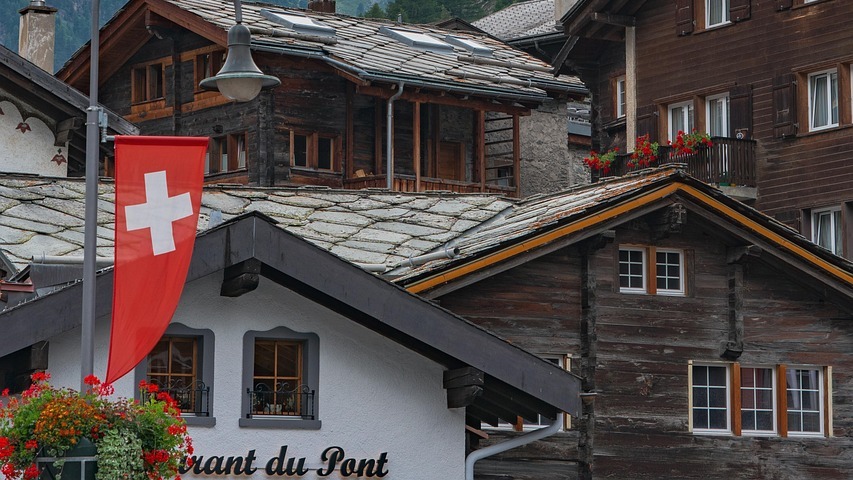 Tragedie fără precedent într-o stațiune de schi din Elveția: zeci de morți după un incendiu izbucnit într-un bar plin de petrecăreți de Revelion