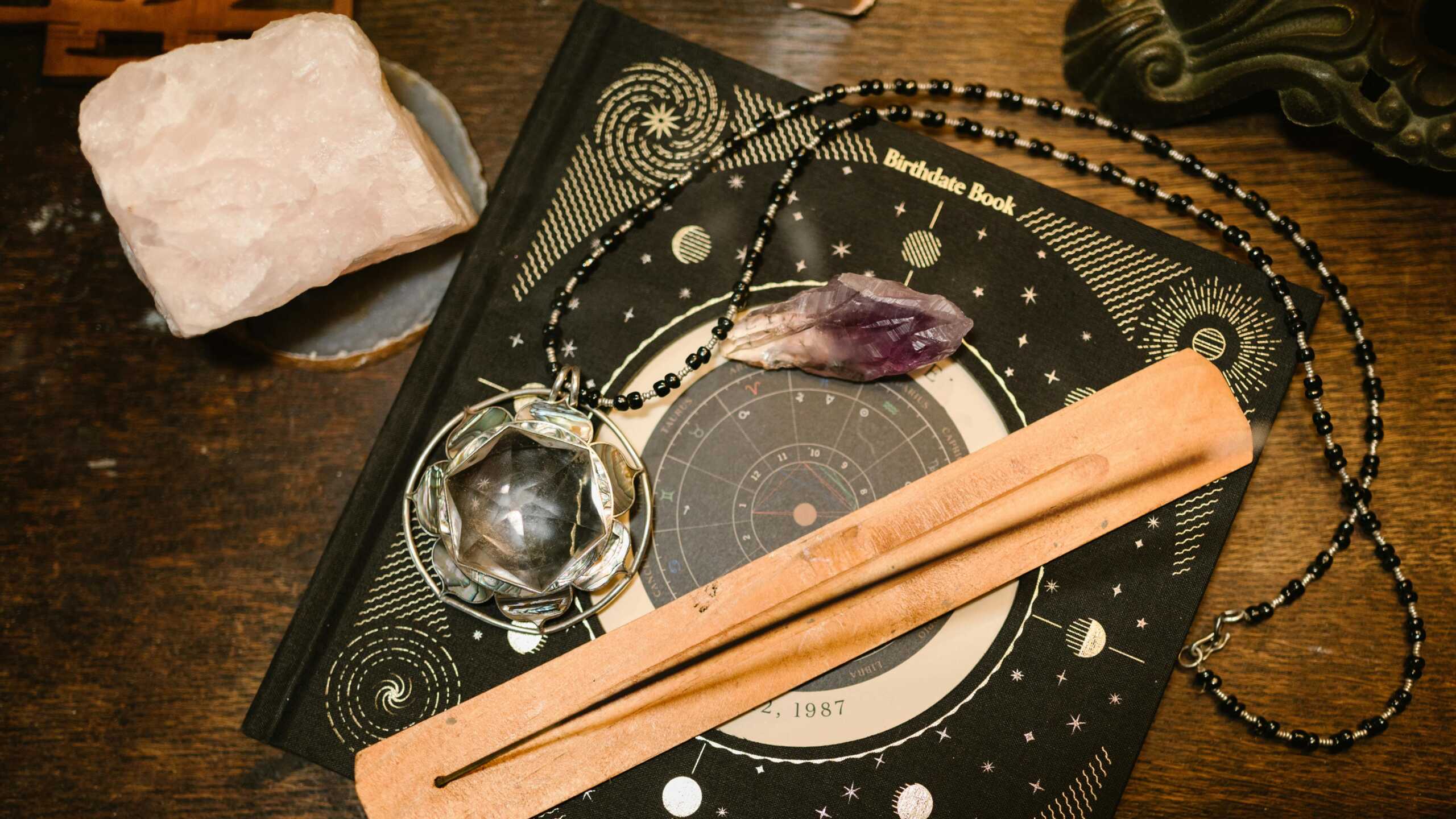 Horoscop 30 ianuarie 2026: Zi de decizii importante, clarificări emoționale și schimbări de direcție pentru toate zodiile